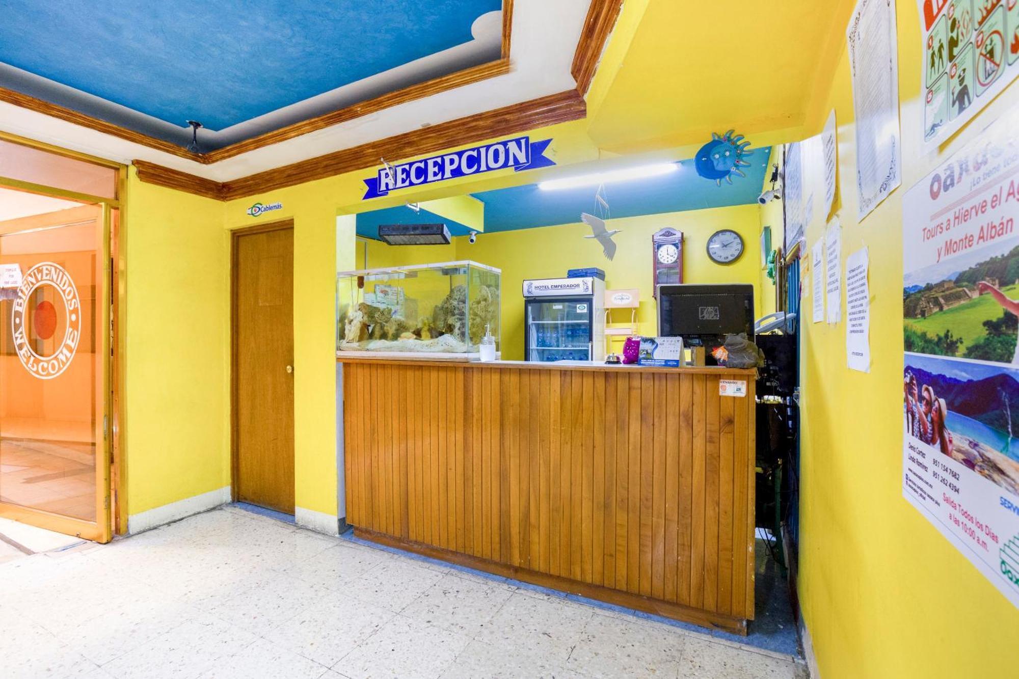 Hotel Oyo Emperador,