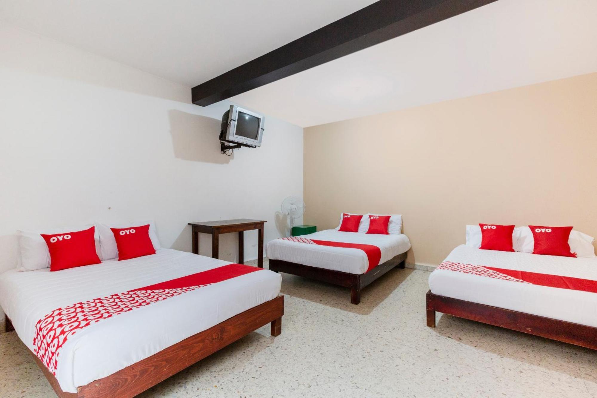 Oyo Emperador, 3*