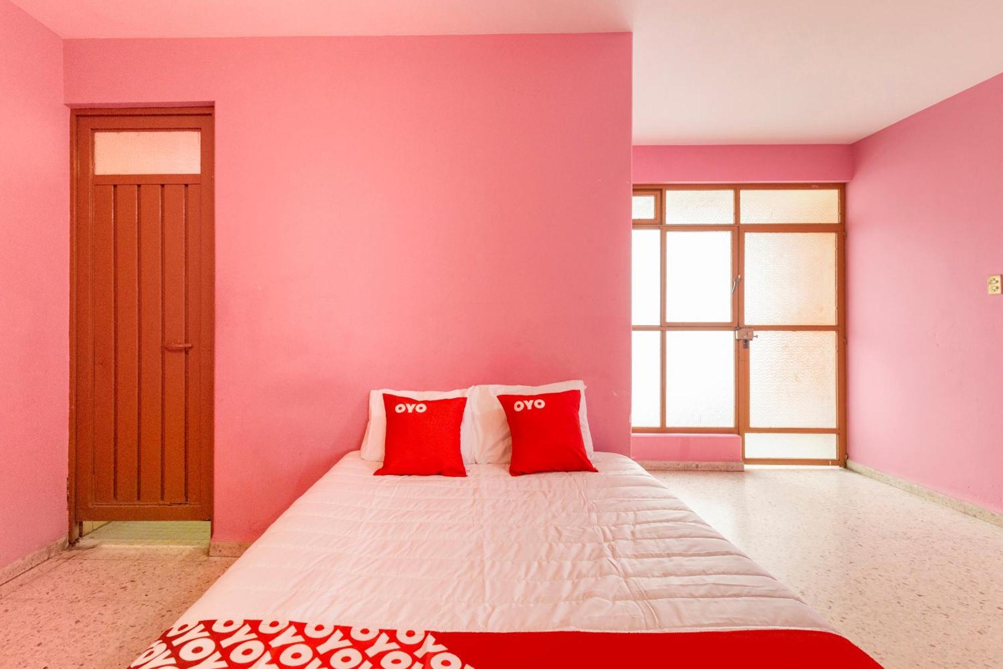 Hotel Oyo Emperador, 3*